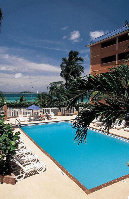 Nassau Palm Hotel Buitenkant foto